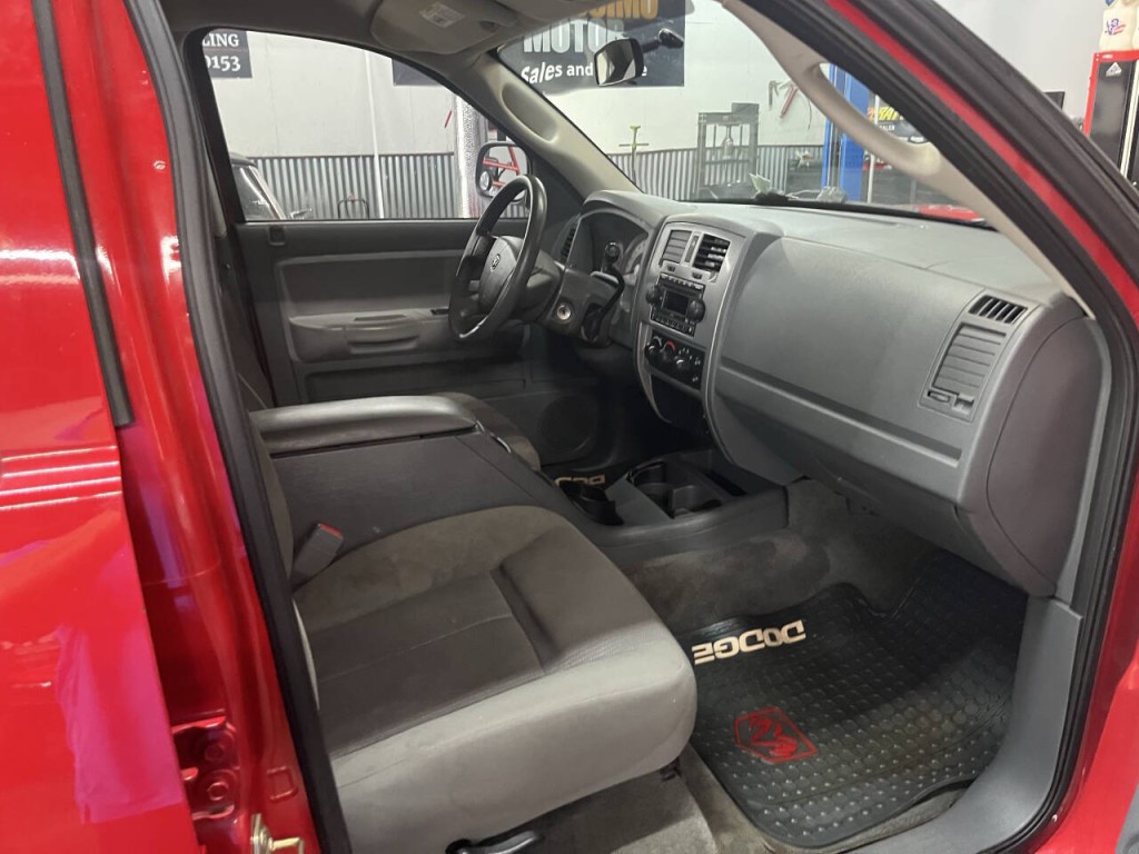 2006 Dodge Dakota Image 9