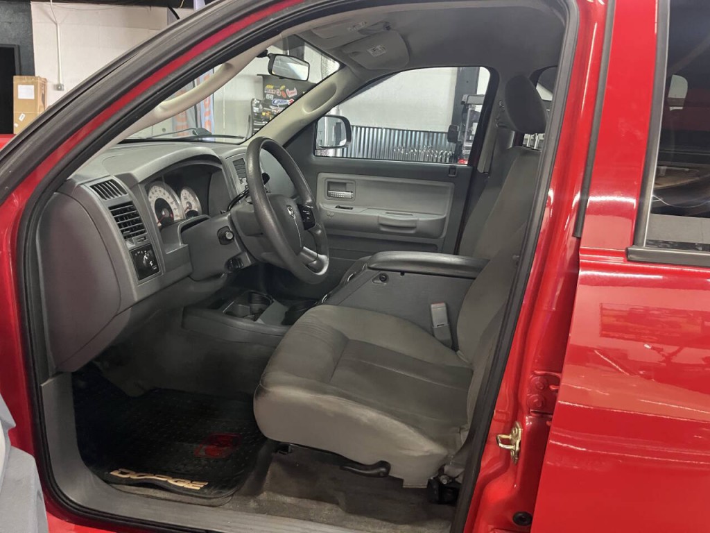 2006 Dodge Dakota Image 16