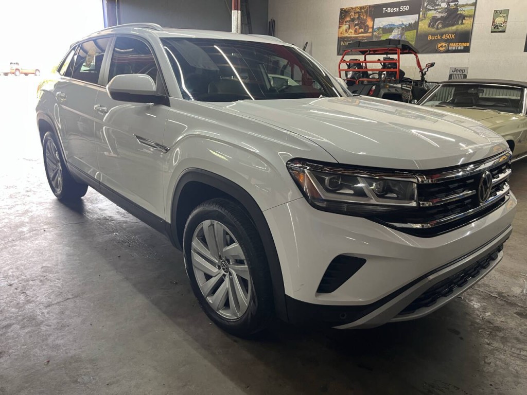 2020 Volkswagen Atlas Cross Sport Image 3