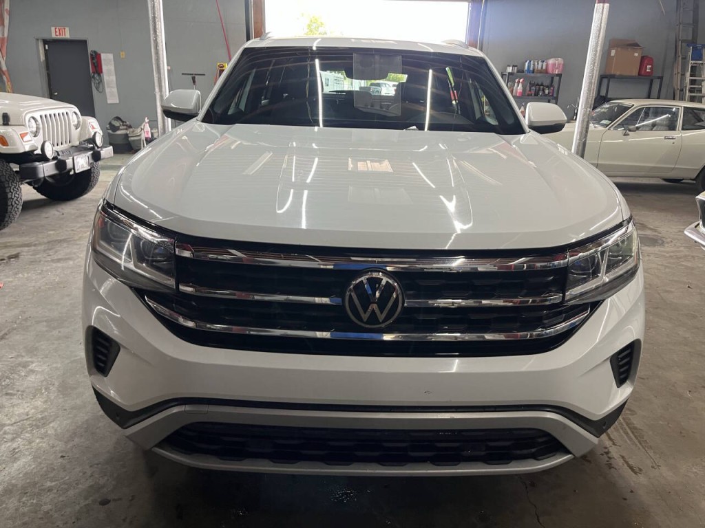 2020 Volkswagen Atlas Cross Sport Image 4