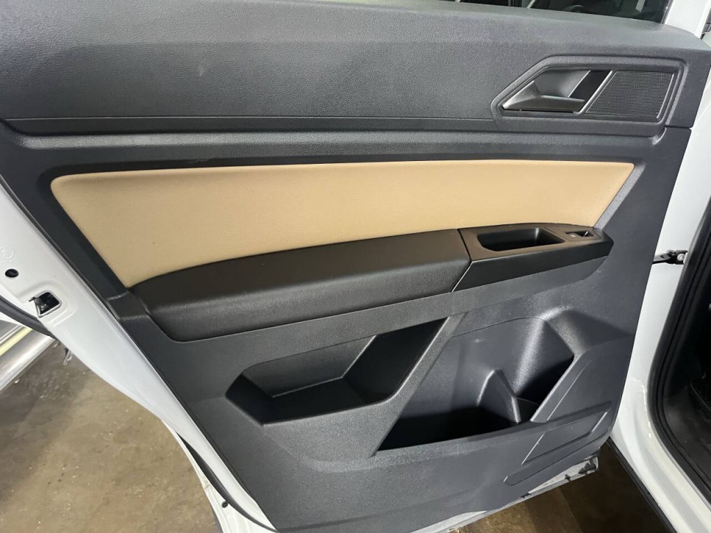2020 Volkswagen Atlas Cross Sport Image 17