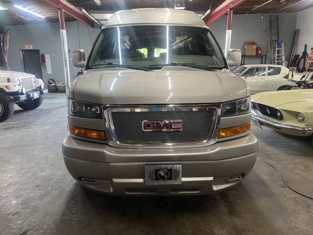 2018 GMC Savana Image 4