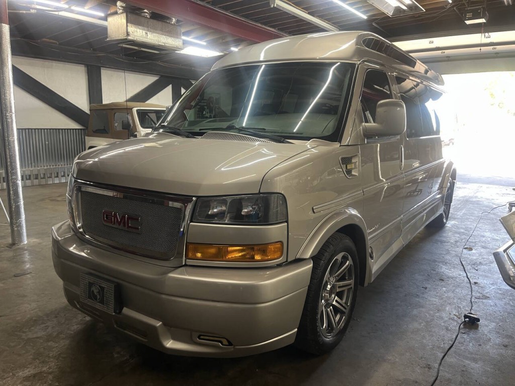 2018 GMC Savana Image 5