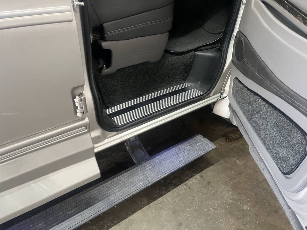 2018 GMC Savana Image 13