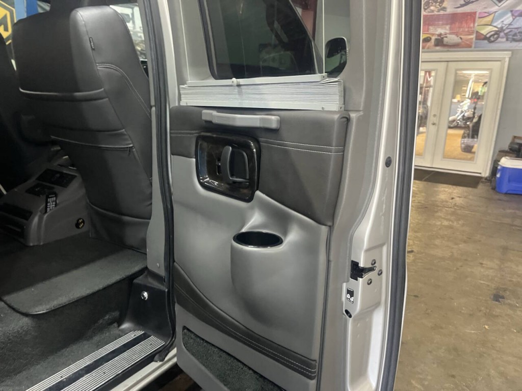 2018 GMC Savana Image 16