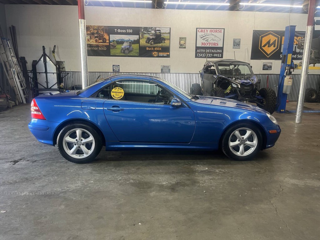 2001 Mercedes-Benz SLK-Class Image 2