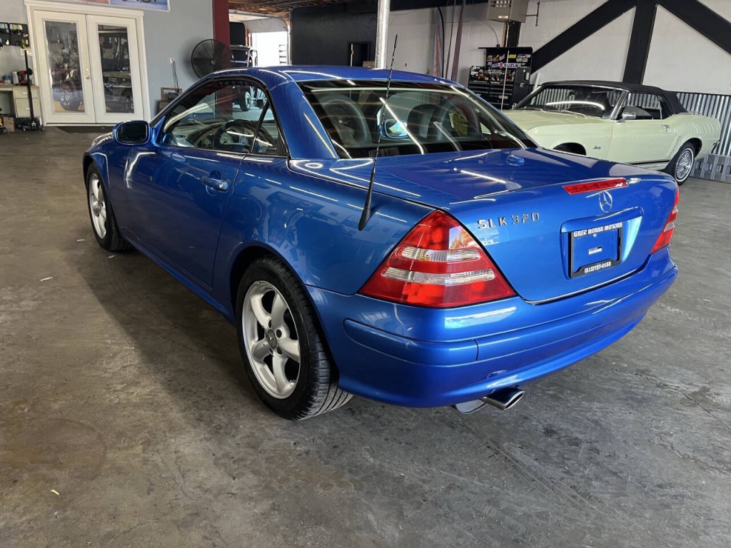 2001 Mercedes-Benz SLK-Class Image 6