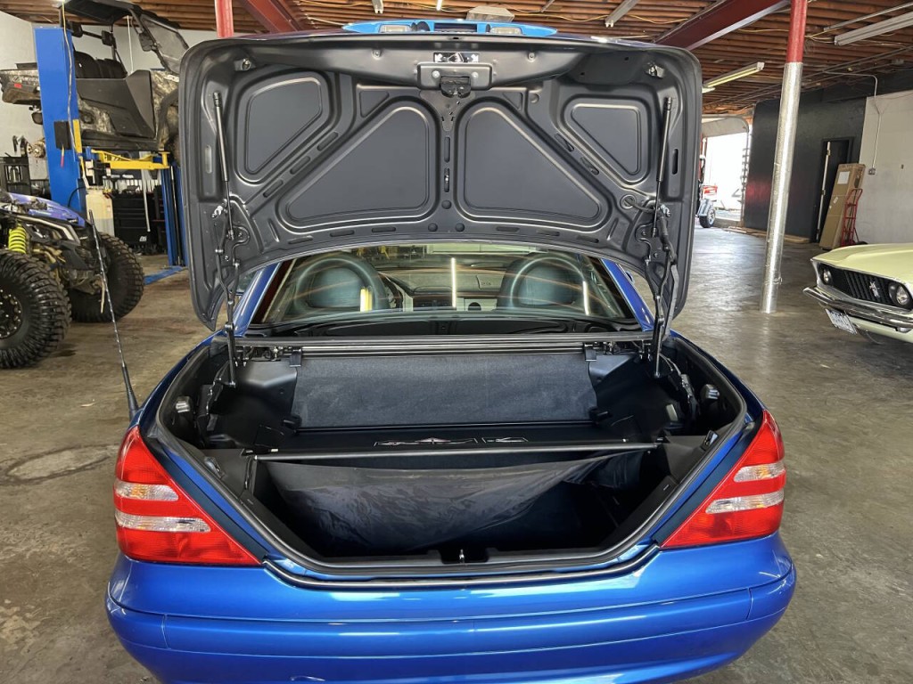 2001 Mercedes-Benz SLK-Class Image 11