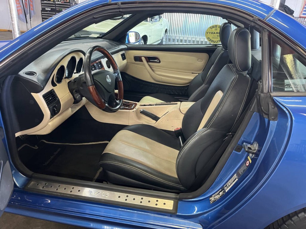 2001 Mercedes-Benz SLK-Class Image 13