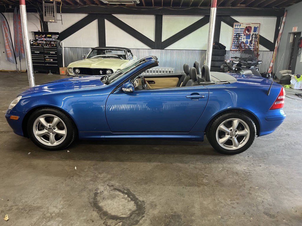 2001 Mercedes-Benz SLK-Class Image 17