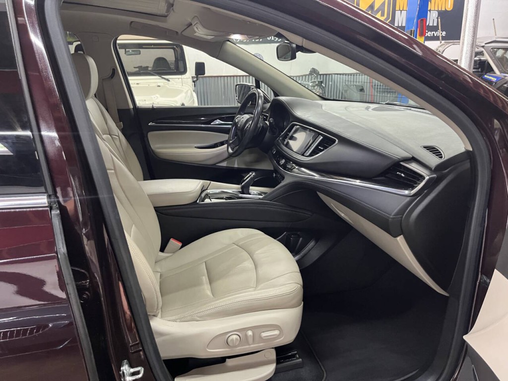 2018 Buick Enclave Image 9