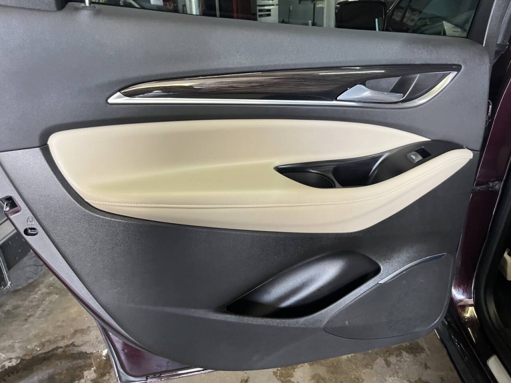 2018 Buick Enclave Image 18