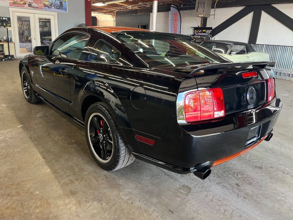 2009 Ford Mustang Image 6