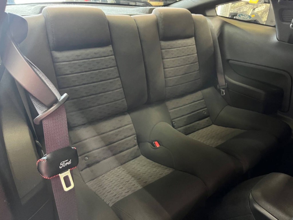 2009 Ford Mustang Image 11