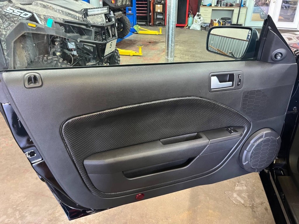 2009 Ford Mustang Image 13