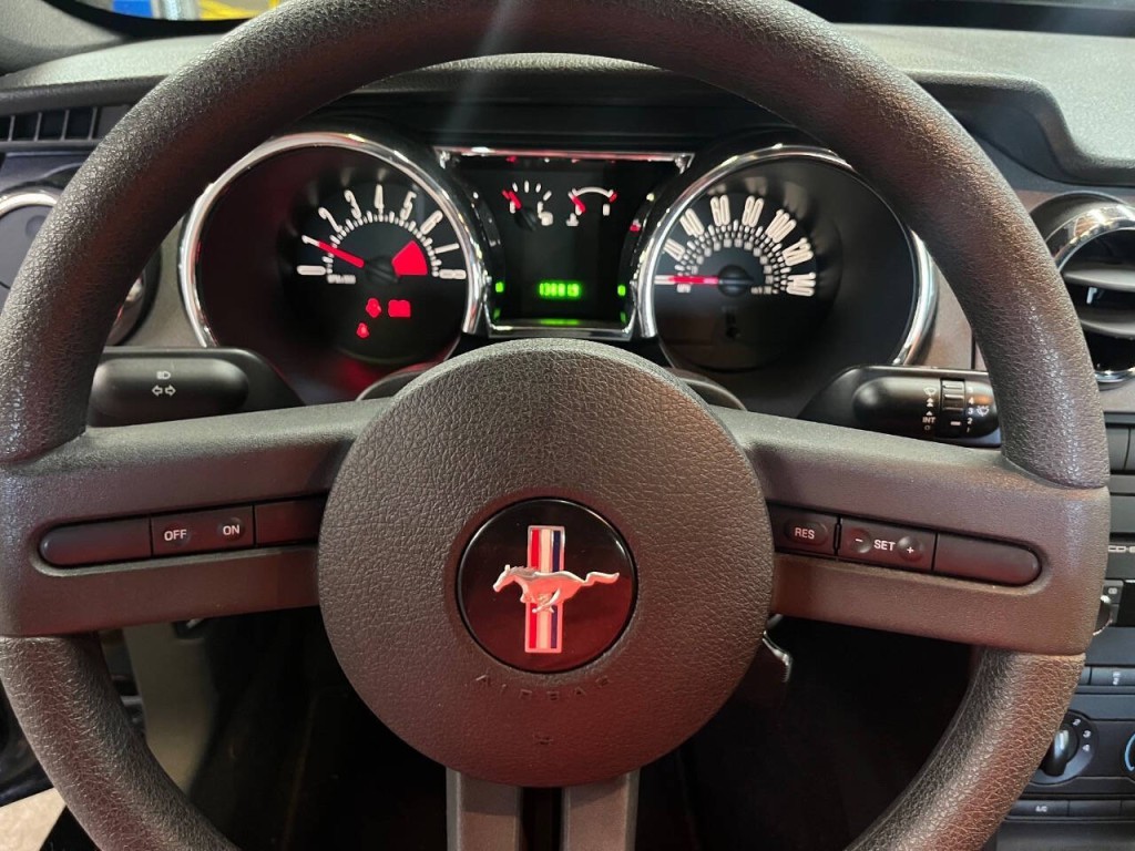 2009 Ford Mustang Image 15