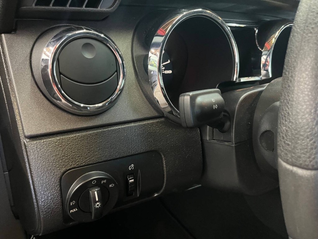 2009 Ford Mustang Image 16