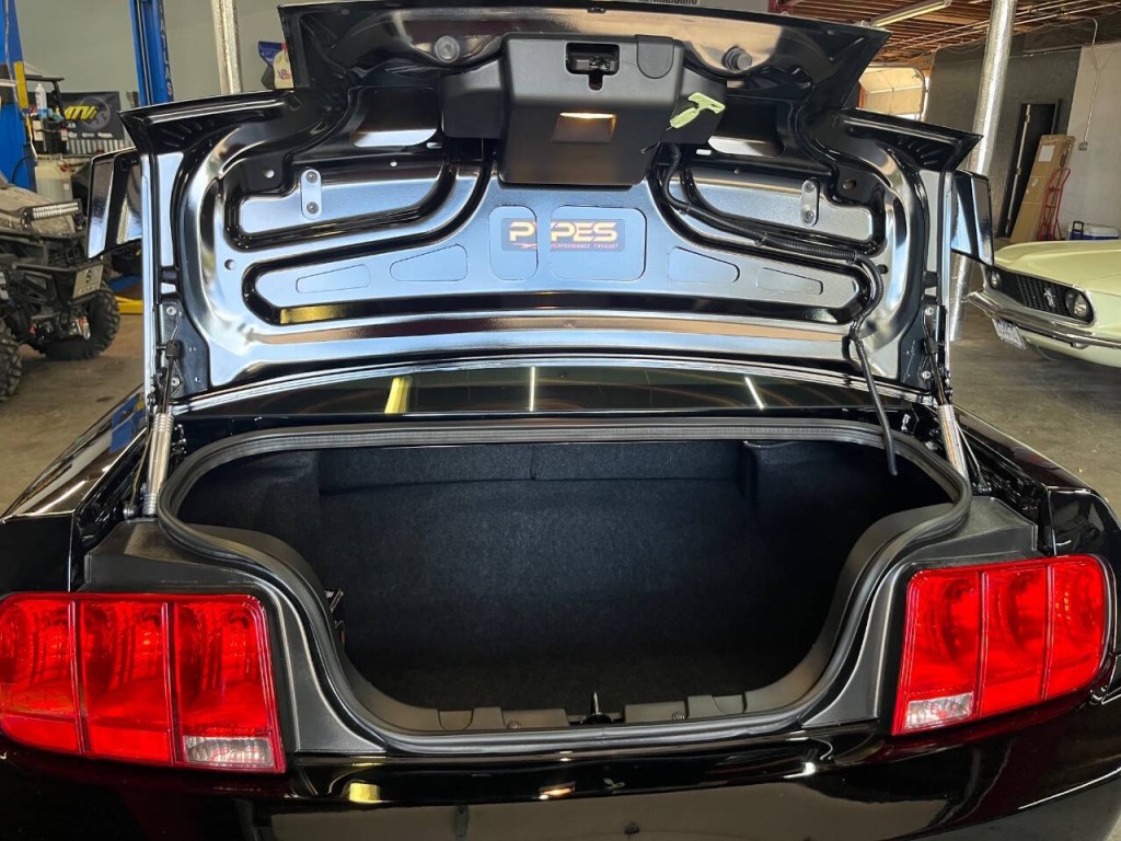 2009 Ford Mustang Image 18