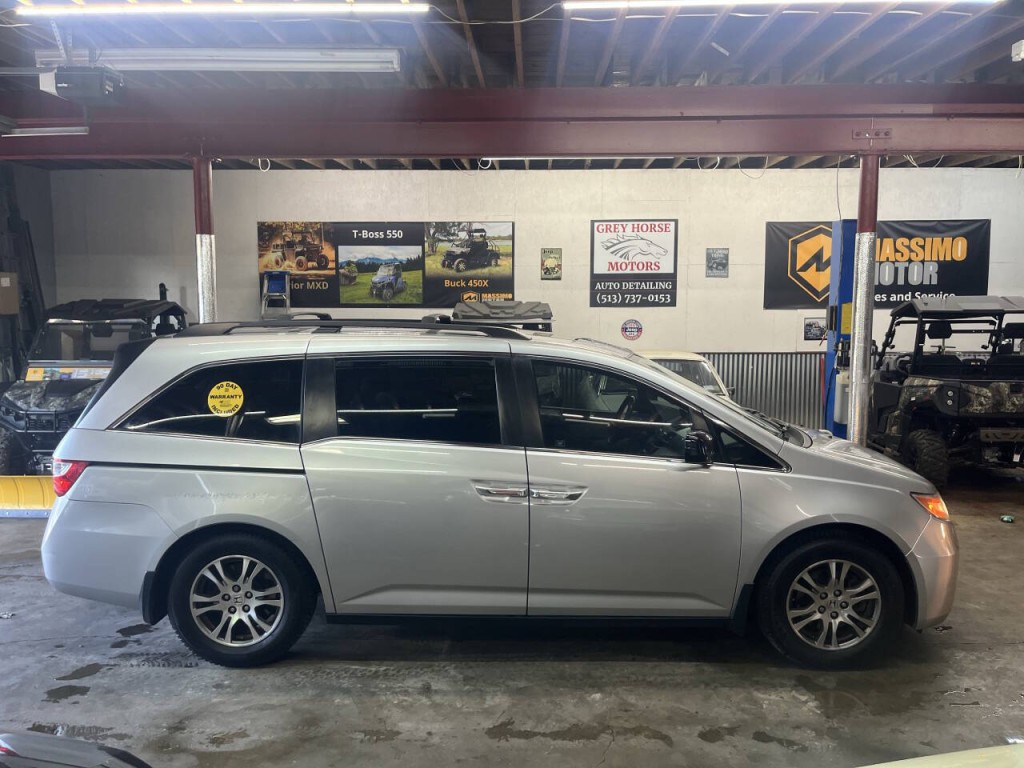 2012 Honda Odyssey Image 2