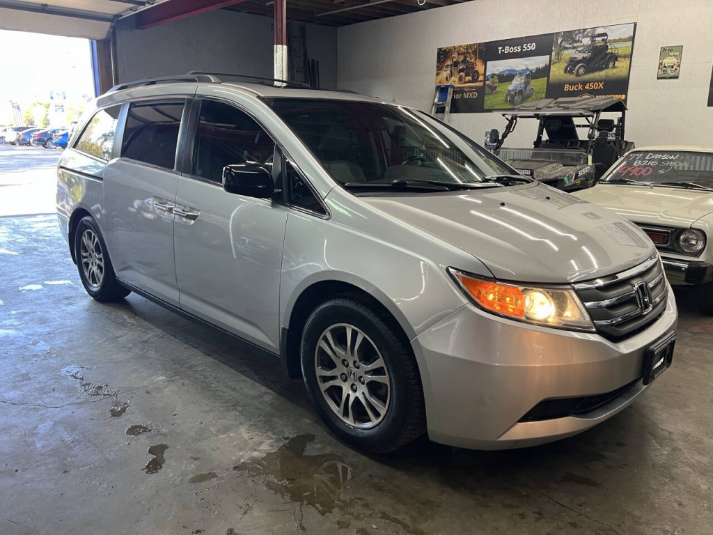 2012 Honda Odyssey Image 3
