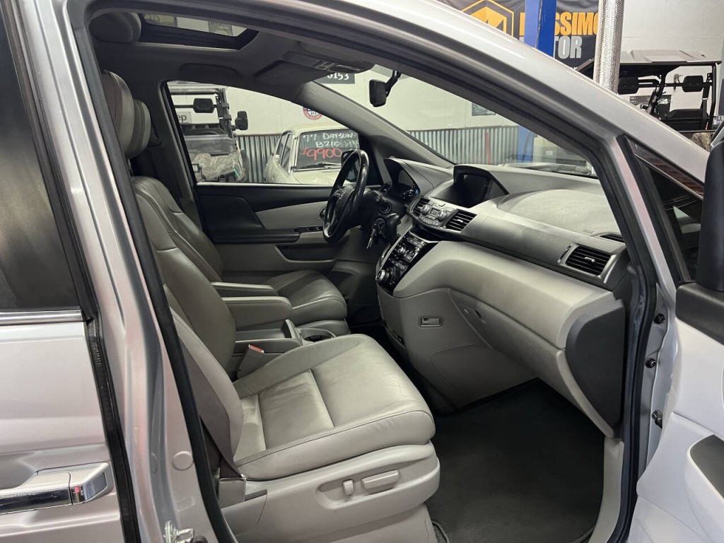 2012 Honda Odyssey Image 9