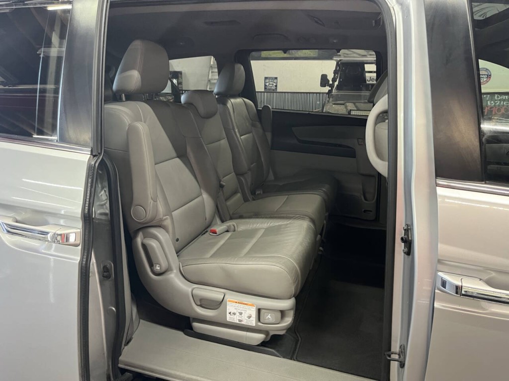 2012 Honda Odyssey Image 11