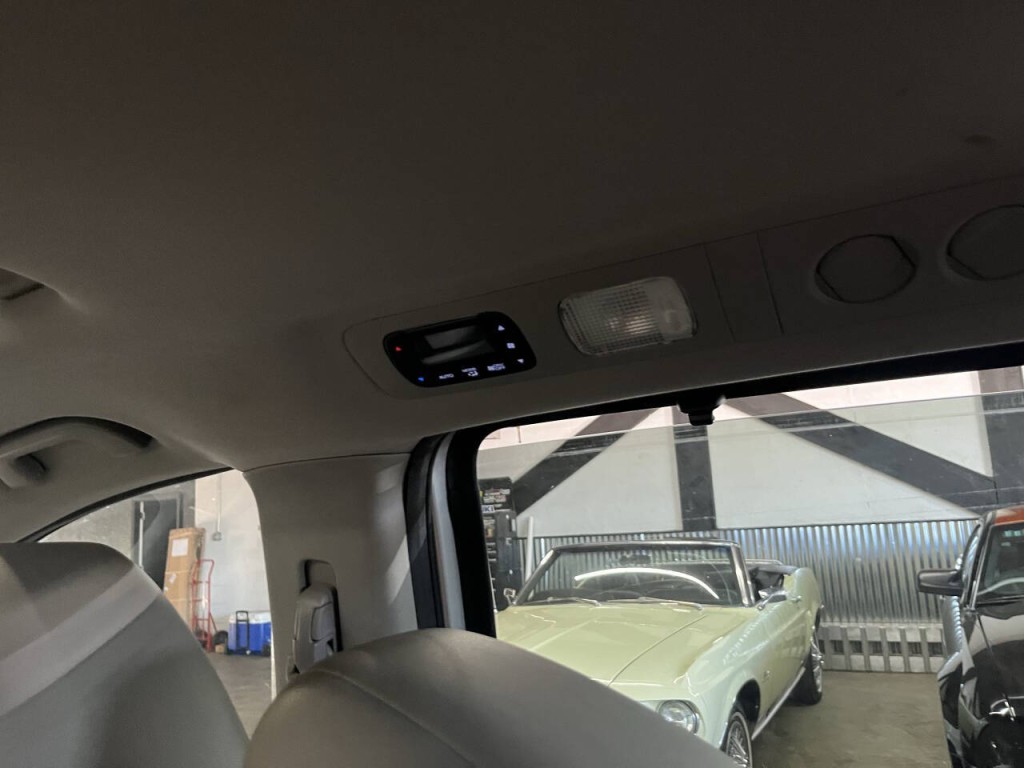 2012 Honda Odyssey Image 18