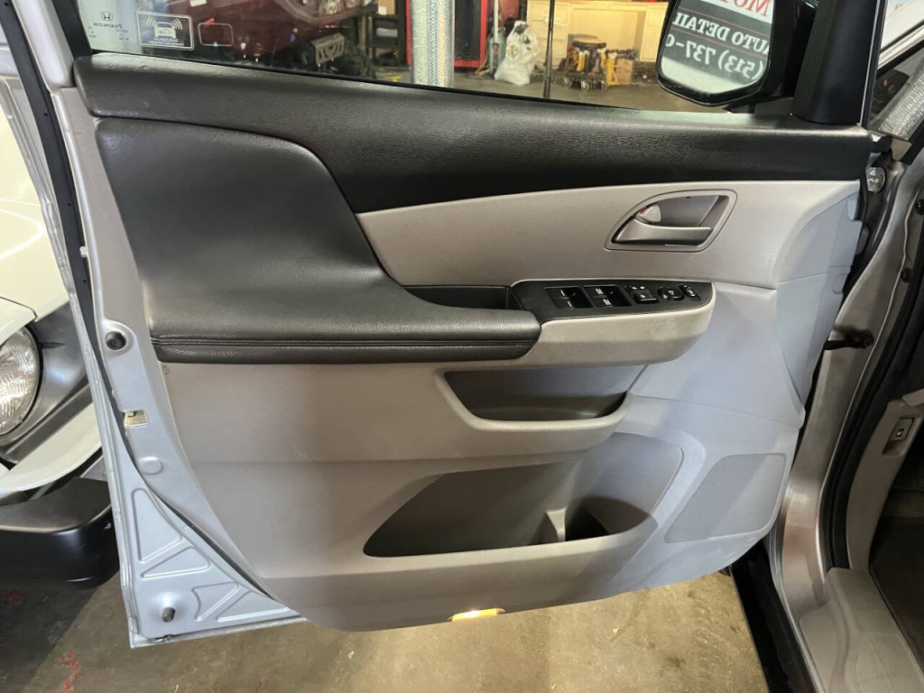 2012 Honda Odyssey Image 20