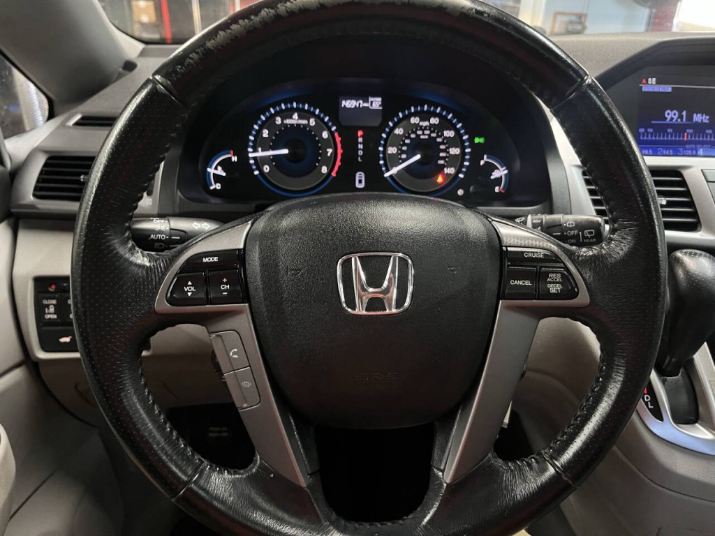2012 Honda Odyssey Image 22