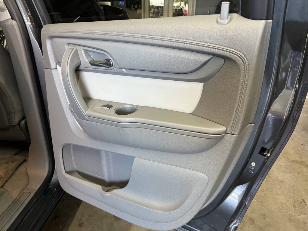 2014 GMC Acadia Image 13