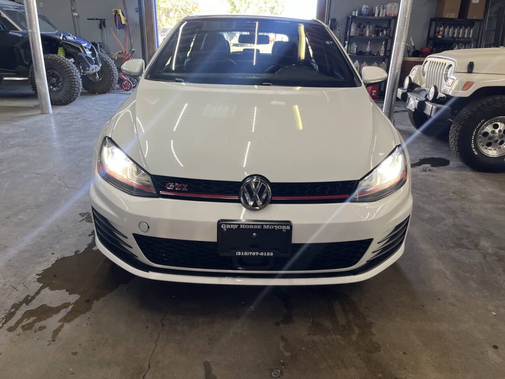 2017 Volkswagen GTI Image 4
