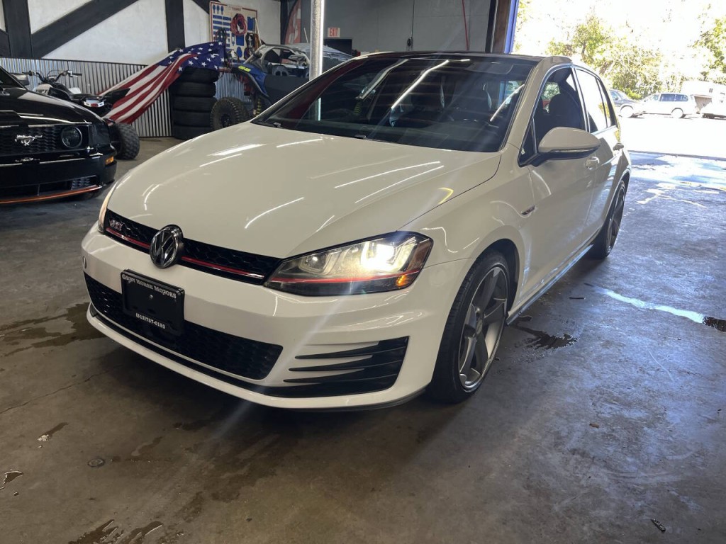 2017 Volkswagen GTI Image 5