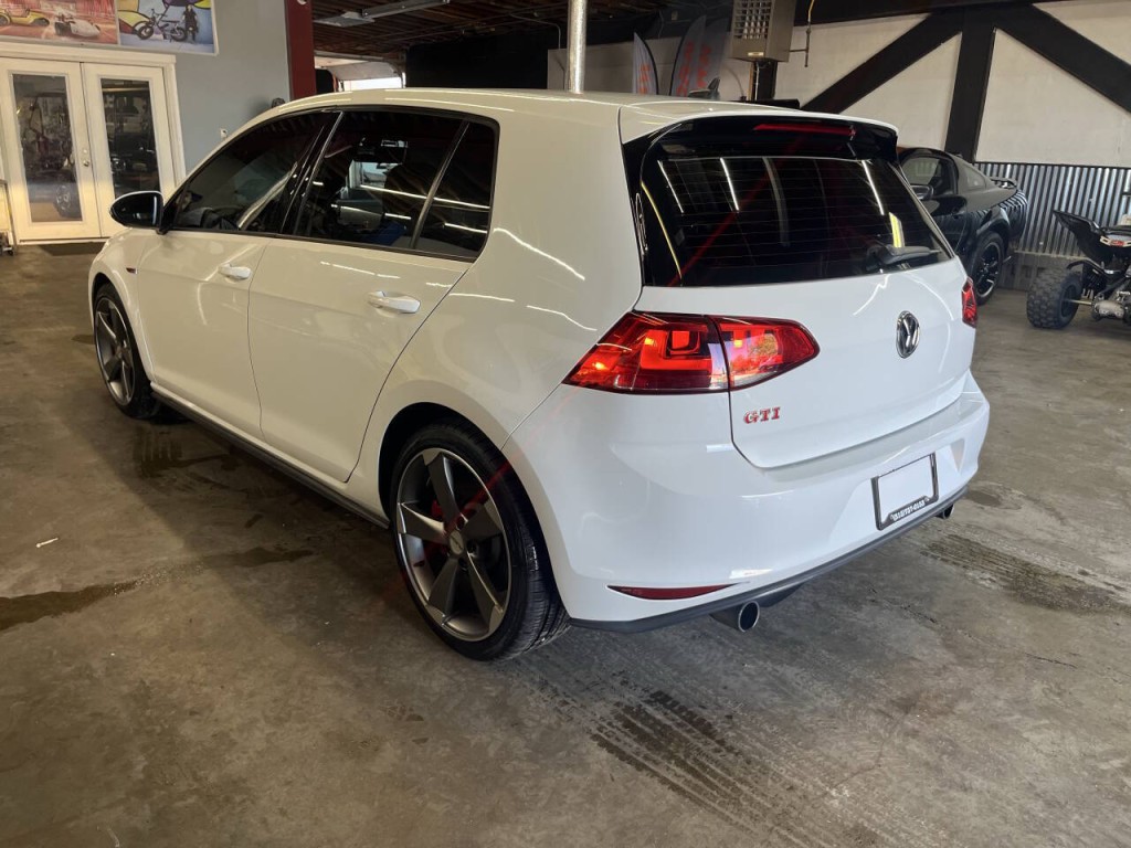 2017 Volkswagen GTI Image 6