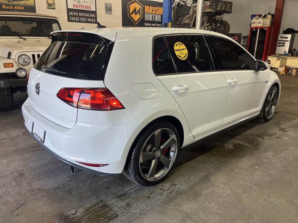 2017 Volkswagen GTI Image 8