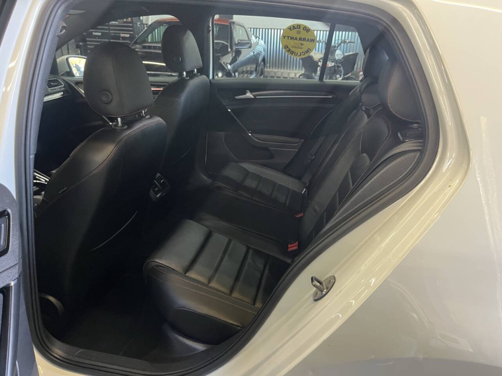 2017 Volkswagen GTI Image 15