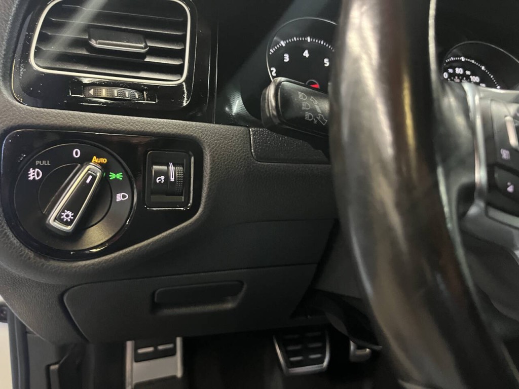 2017 Volkswagen GTI Image 21