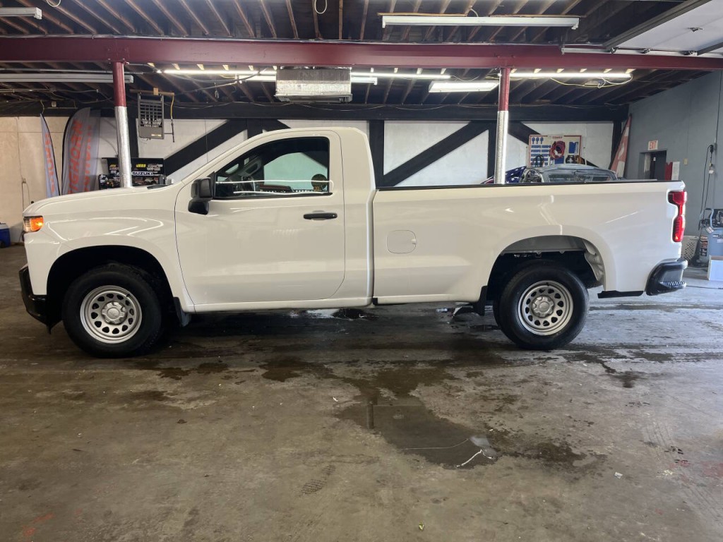 2021 Chevrolet Silverado 1500 Image 2