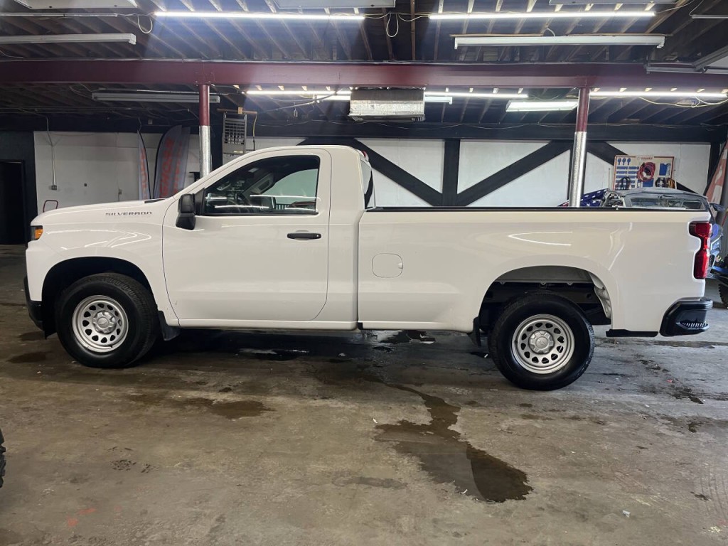 2021 Chevrolet Silverado 1500 Image 2