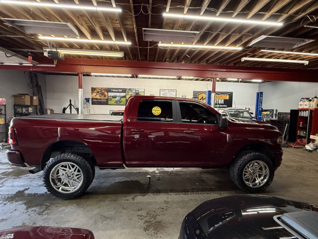 2024 RAM 2500 Image 2