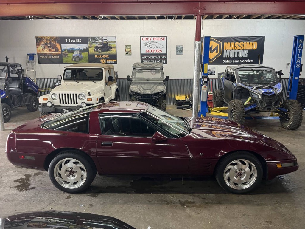 1993 Chevrolet Corvette Image 2