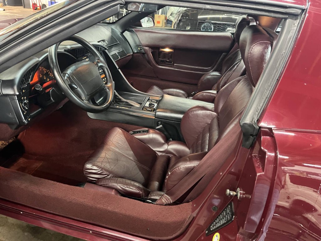 1993 Chevrolet Corvette Image 12