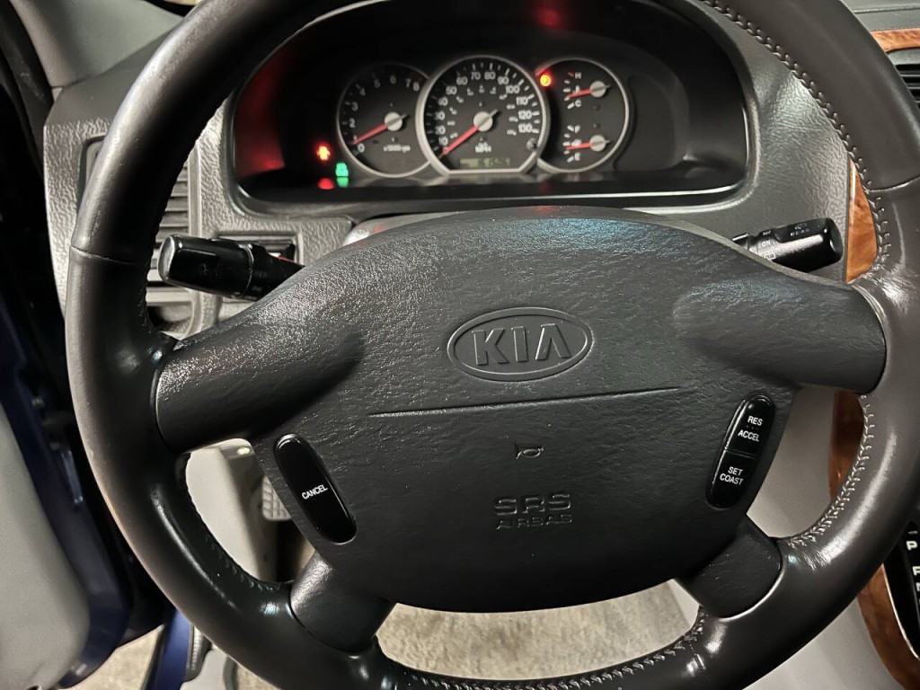 2005 Kia Sedona Image 11