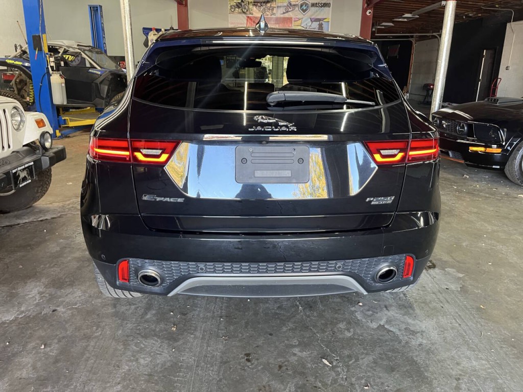 2018 Jaguar E-pace Image 7