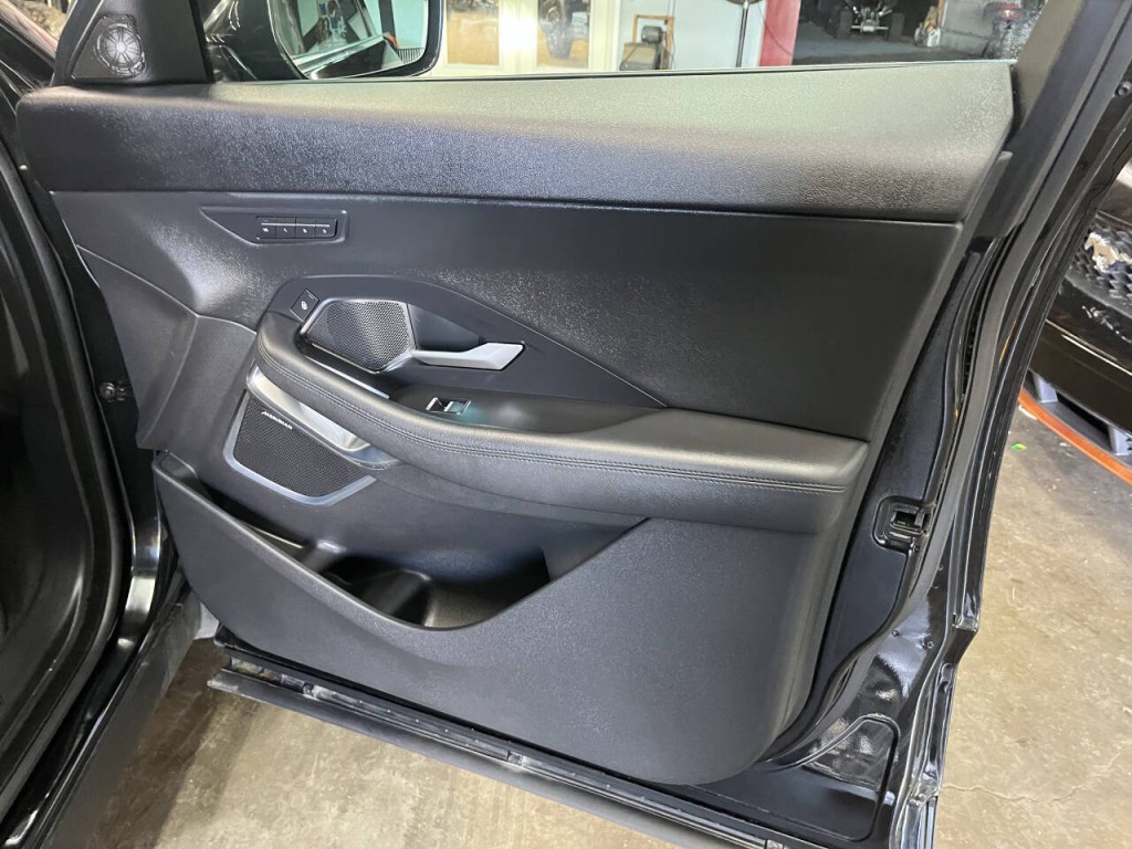 2018 Jaguar E-pace Image 10