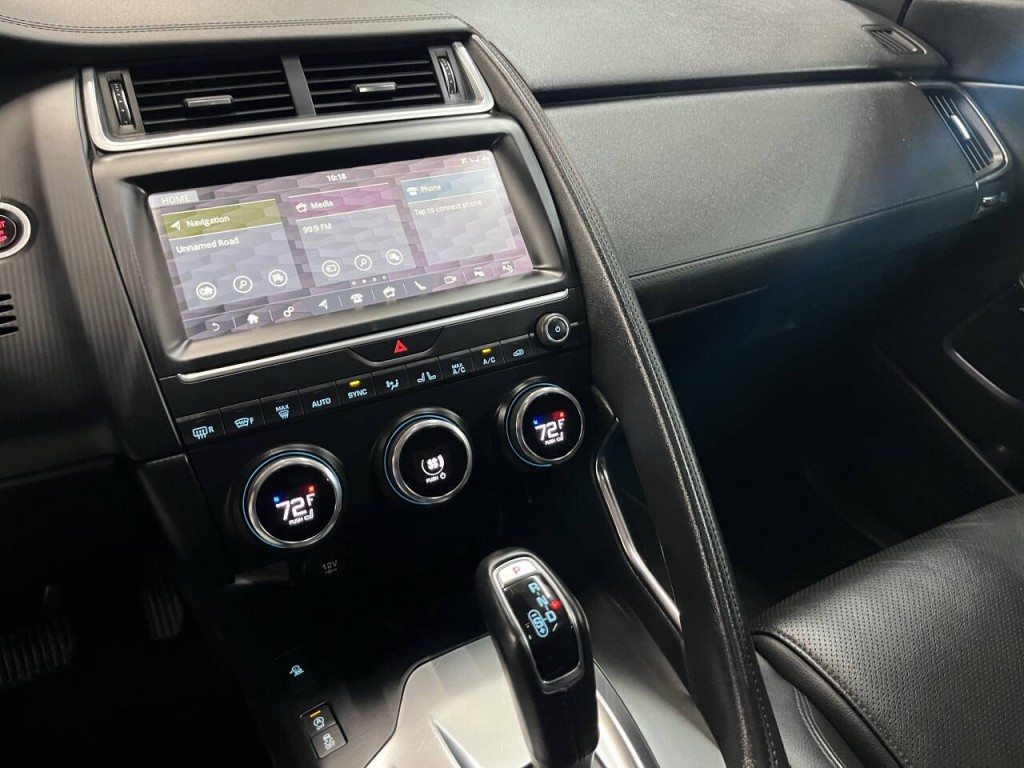 2018 Jaguar E-pace Image 21