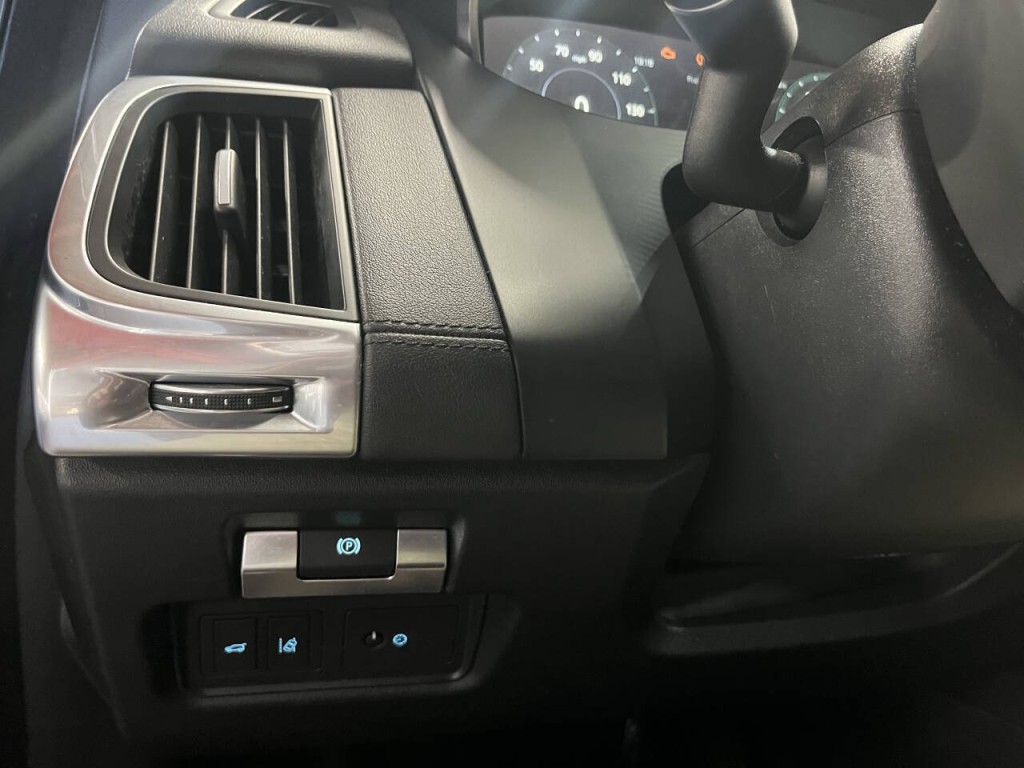 2018 Jaguar E-pace Image 23