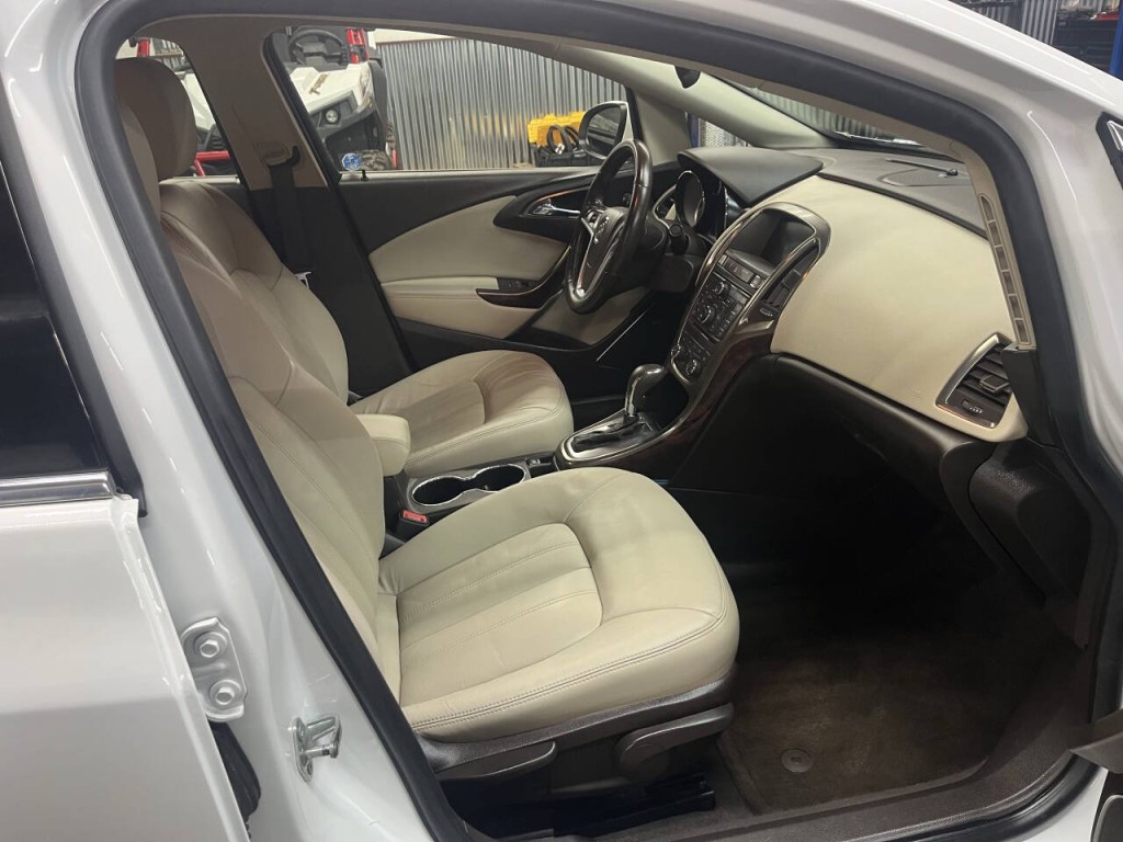 2015 Buick Verano Image 9