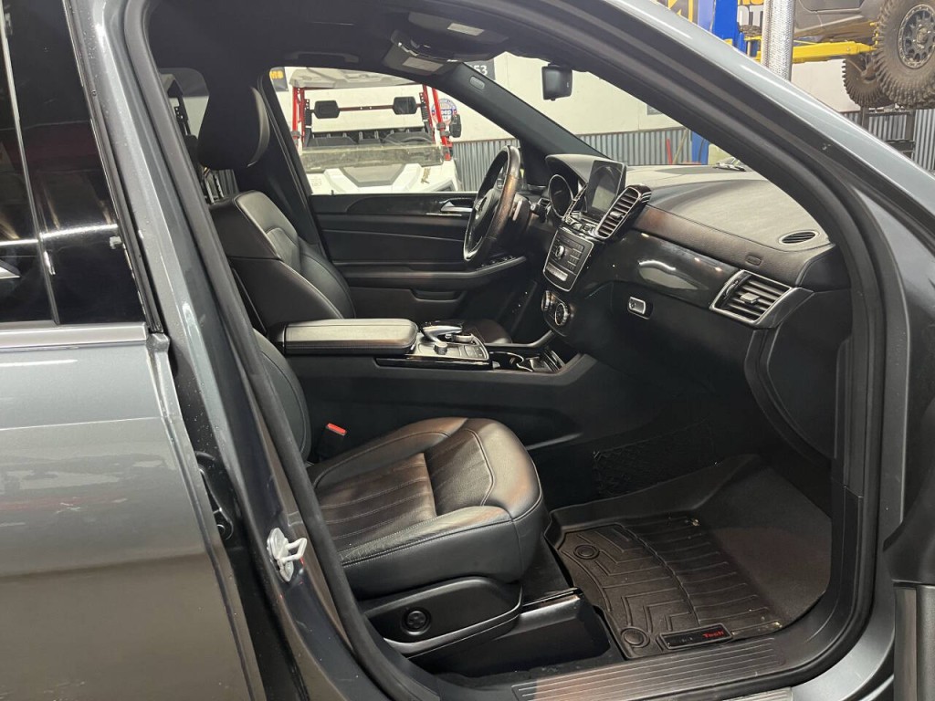 2017 Mercedes-Benz GLS-Class Image 9