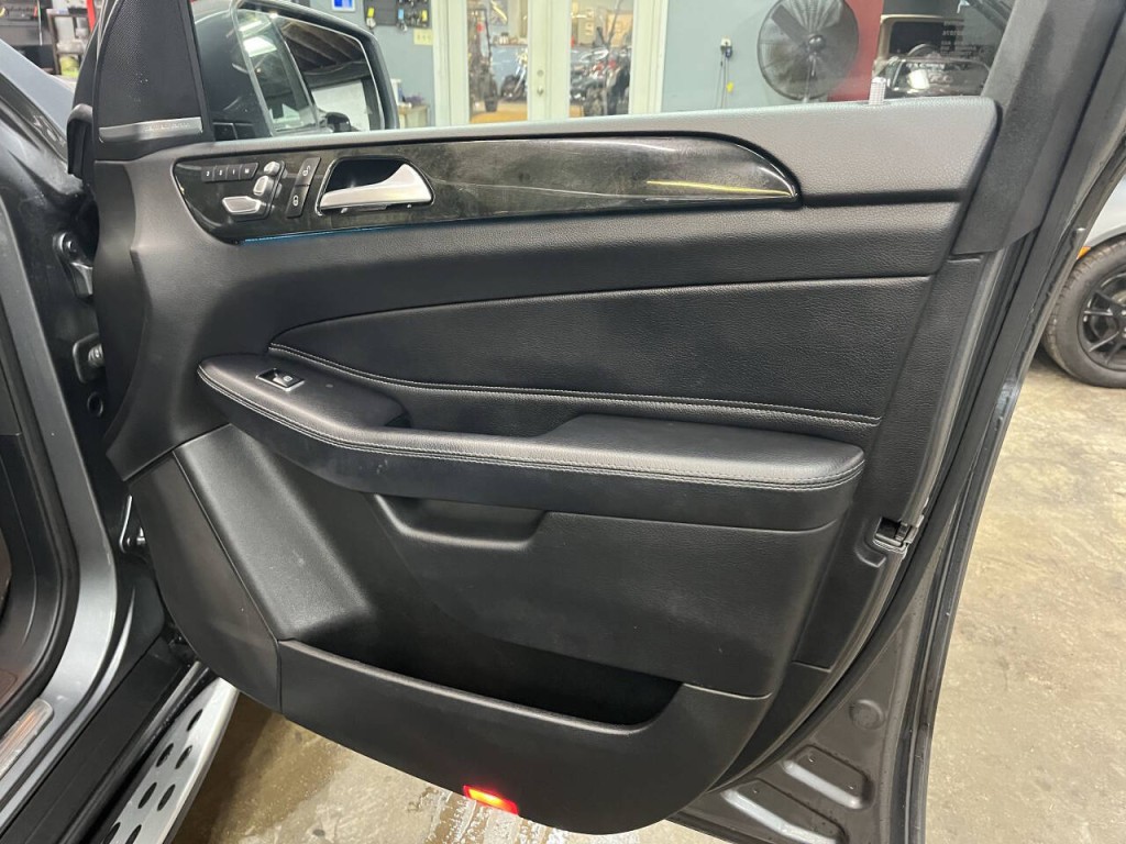 2017 Mercedes-Benz GLS-Class Image 10