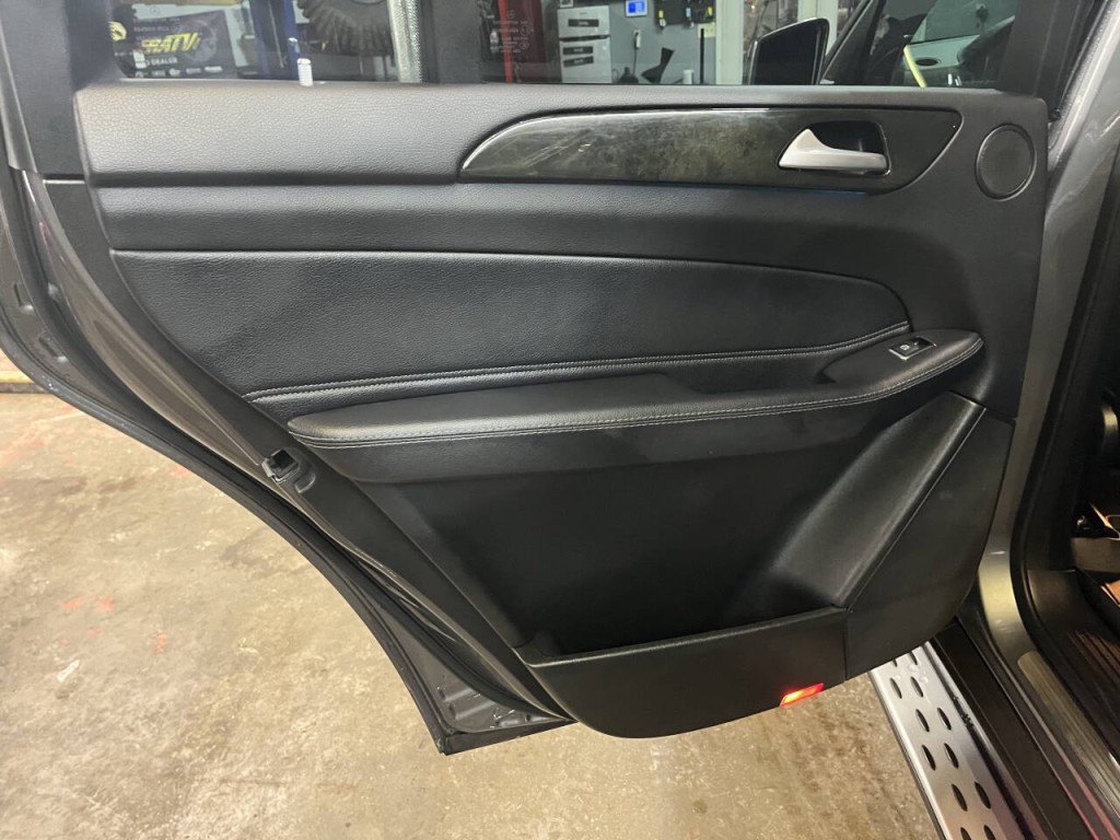 2017 Mercedes-Benz GLS-Class Image 16